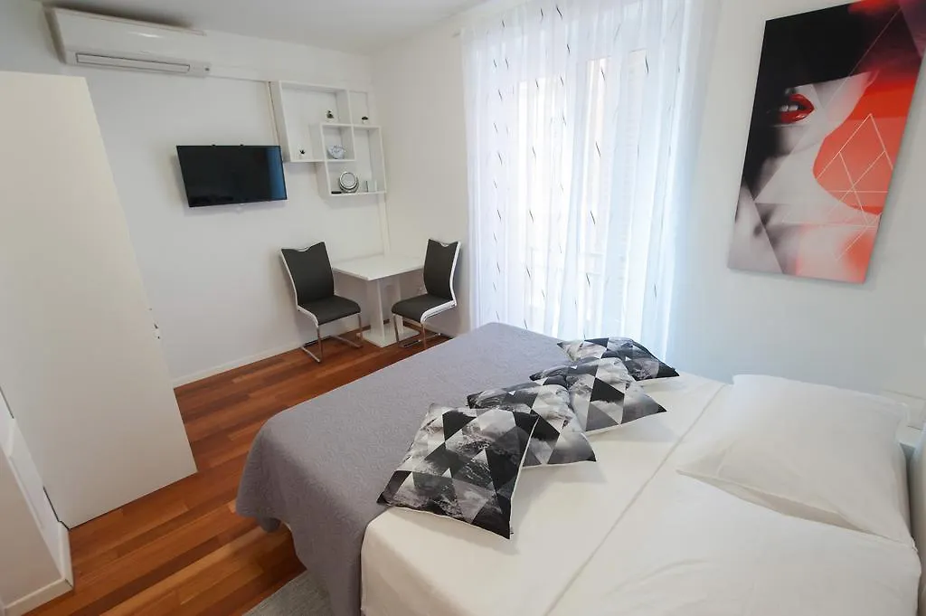 Room Mare Zadar Apartment