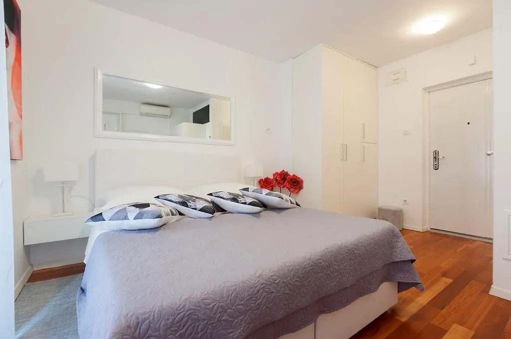 Room Mare Zadar 0*,